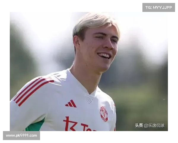 霍伊伦即将接受那不勒斯体检 大批球迷现场等候支持 霍伊伦即将接受那不勒斯体检 大批球迷现场等候支持